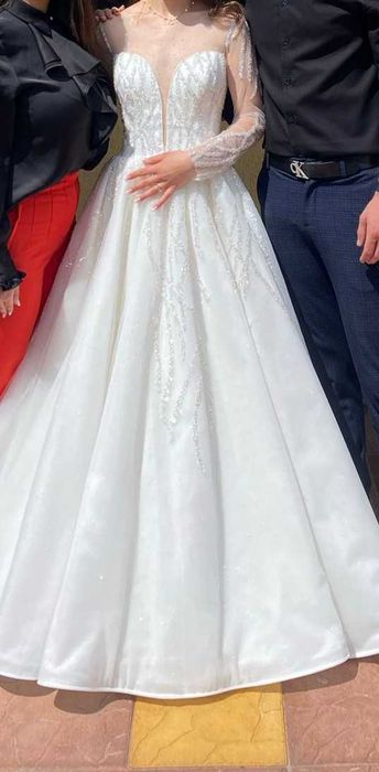 Vând rochie de mireasă stil prințesă