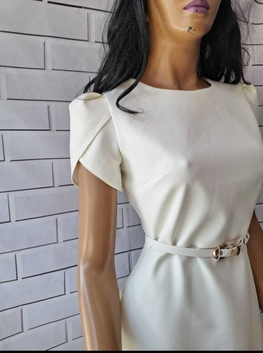 Нова рокля, само пробвана