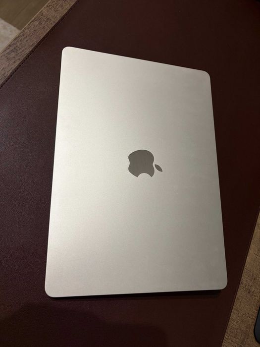 Apple MacBook Air M4, 13", 16GB RAM, 256GB SSD, Garanție, 25 Cicluri