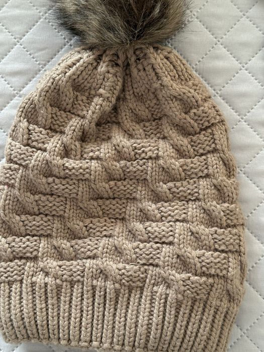 Продам шапки и палантины