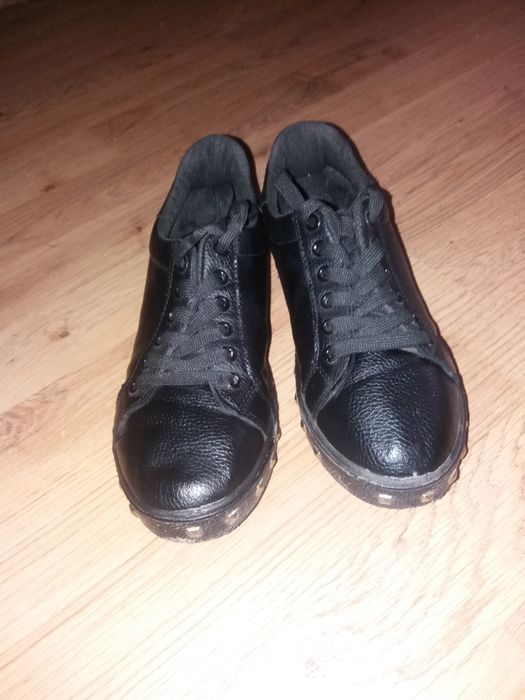 vand pantofii,cizme  nr.36