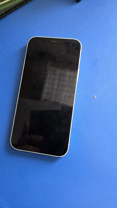 Iphone 12 78% baterie