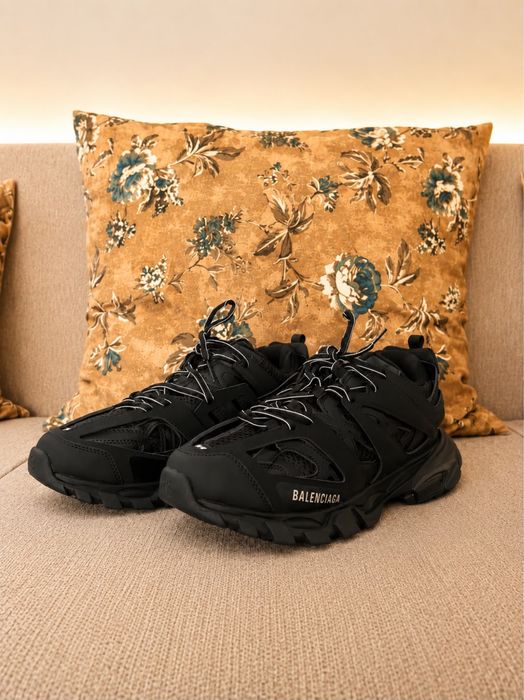 Balenciaga Track Black Edition