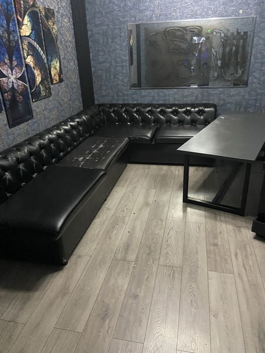 Продам столы и диваны с ресторана