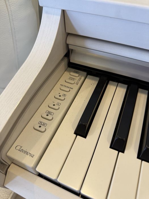 Електрическо пиано YAMAHA Clavinova CLP-525