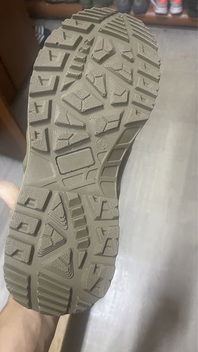 Кроссовки  тактические