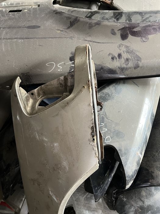 Продам крыло мерседес Бмв