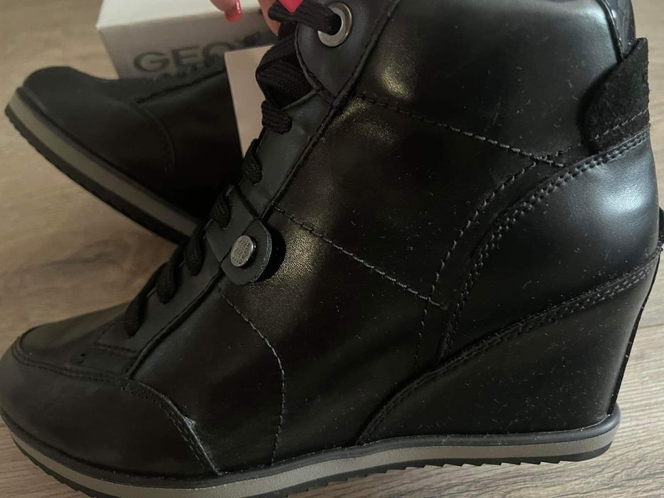 Сникърси Geox и GUESS