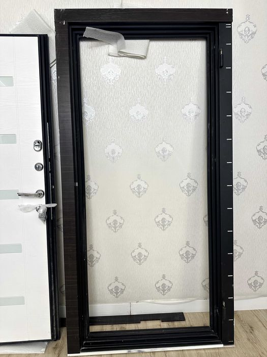 Входная металлическая дверь Б/У