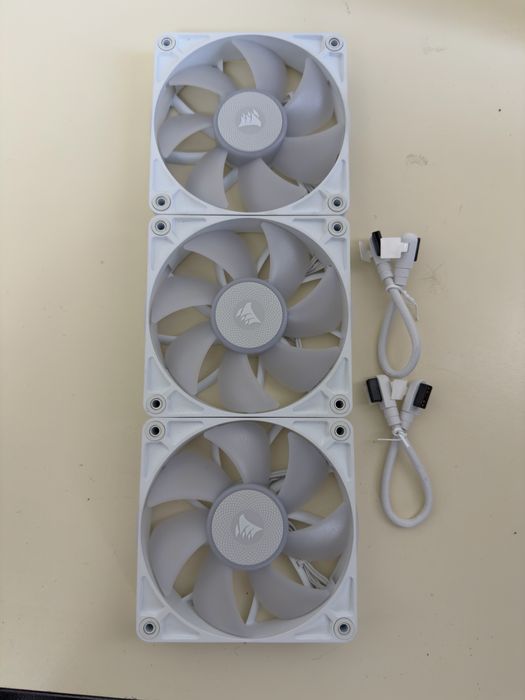 Vand Fan uri Corsair RX 120