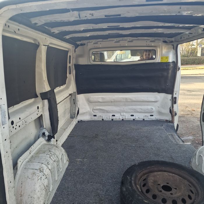 Renault.  Trafic
