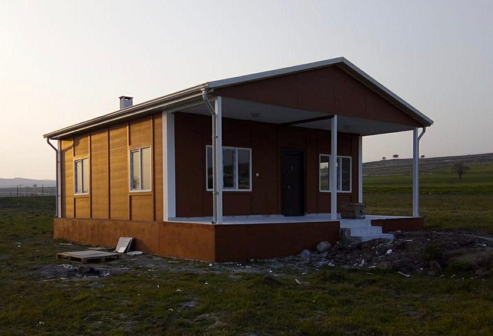 Casa modulare pe structura metalica si panou sandwich termoizolant