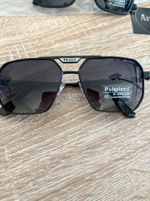 Vand ochelari de soare Prada