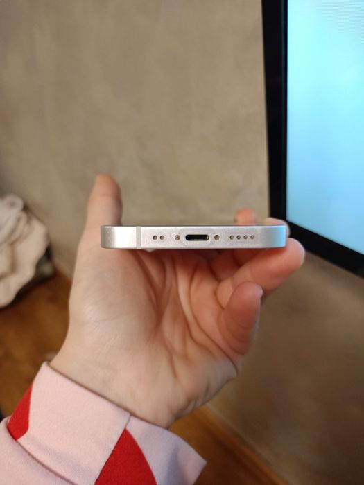 Vând iPhone 13 mini