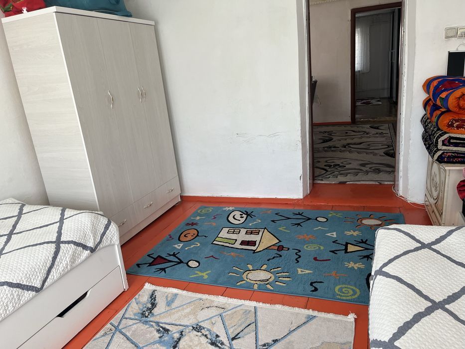 ОРТАЛЫҚТА үй сатылады!!