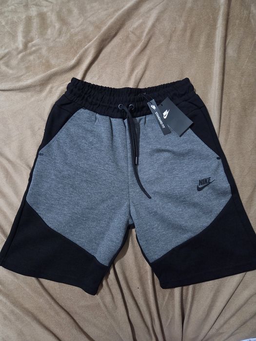 Къси панталони Nike
