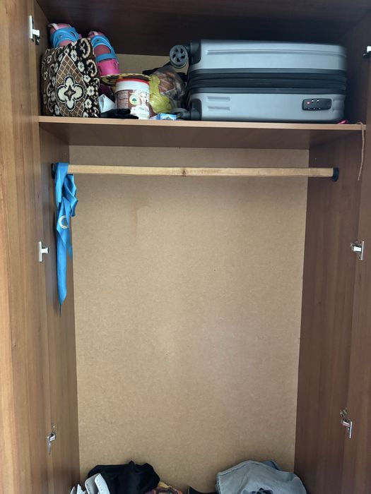 Шкаф для одежды .