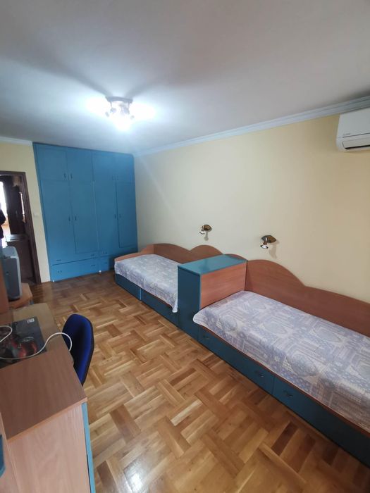 Дава се под наем Тристаен апартамент в Бургас, Център - 110 кв.м за 548.25 € - Снимка #6