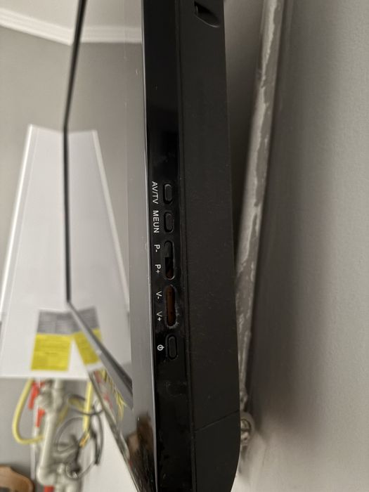 Срочно продам телевизор