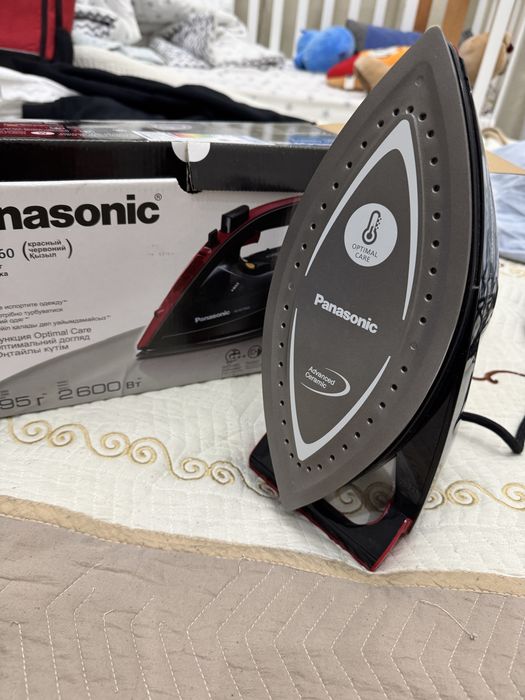 Продаетс утюг Panasonic почти новый