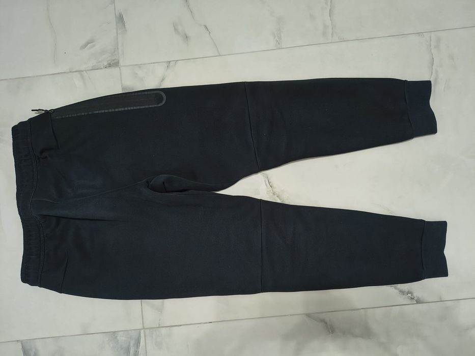 Pantaloni Nike Tech