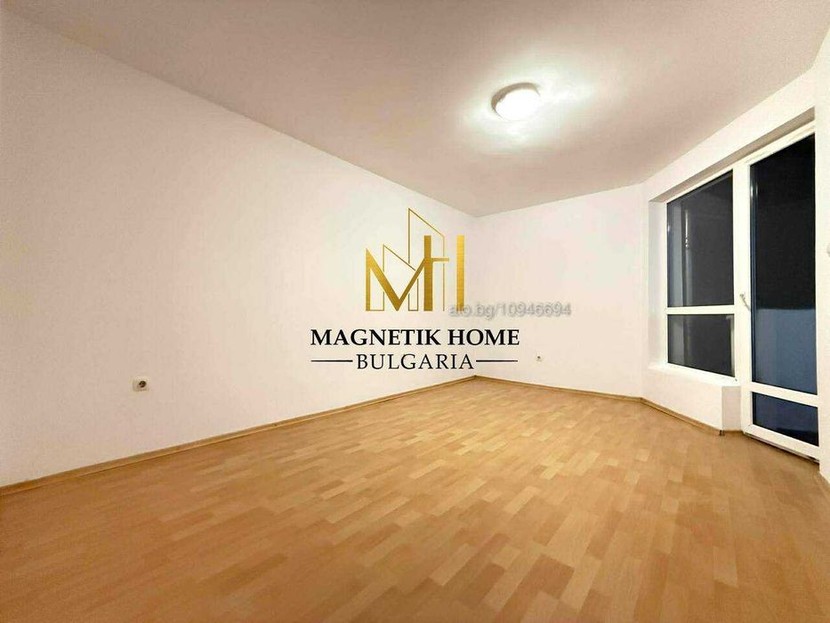 Просторен НЕОБЗАВЕДЕН тристаен до у-ще Иван Вазов в ж.к. Възраждане