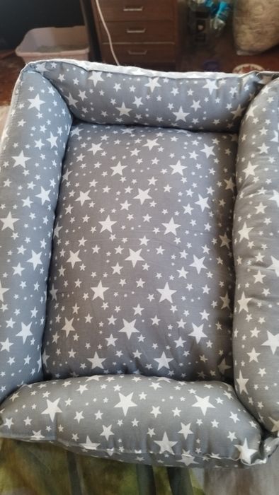 Продам для кошки домик, когтеточка и перинку