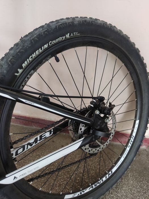 Bicicletă Romet - Shimano, cadru aluminiu, discuri față/spate, anvelop