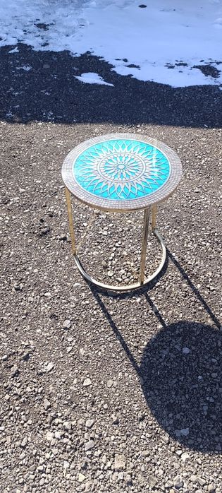 Столик. Стол. Мебель для гостиной.