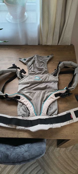 Sistem de purtare manduca xt marsupiu