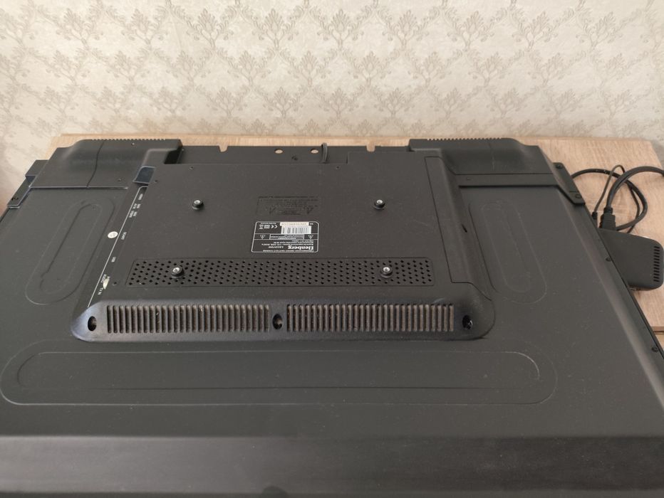 Телевизор Elenberg, 80cm