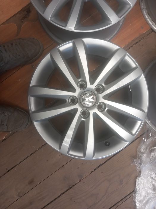 Jante vw polo r14 5x100 et 43 jantele sunt vopsite