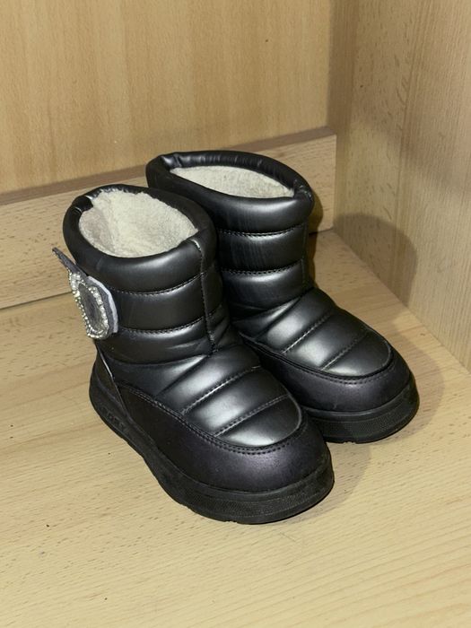 Продам детские зимние ботинки