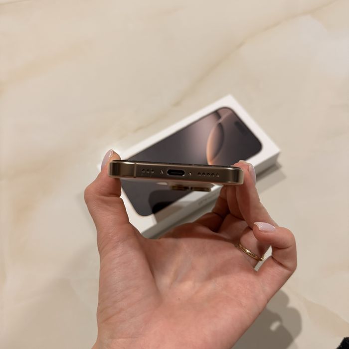 Iphone 16 Pro Desert Titanium 128GB - Без забележки