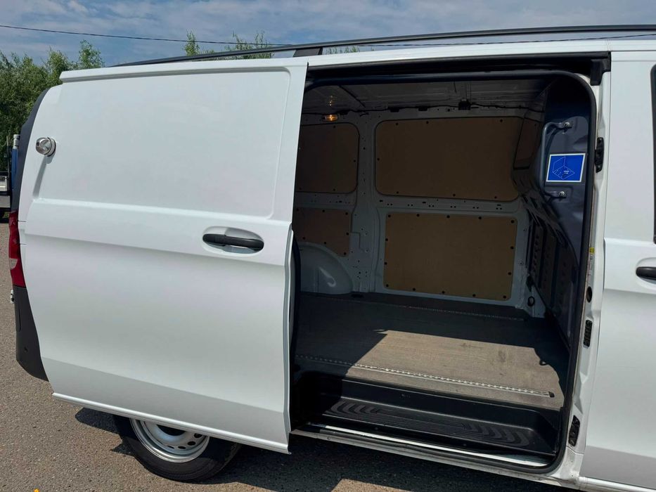 Vând Mercedes Vito Lung