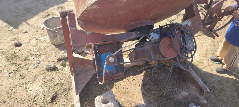 Миксер 380 кв работает