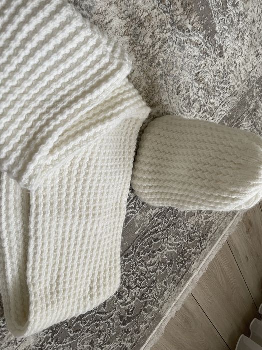 Продам шапку с шарфом