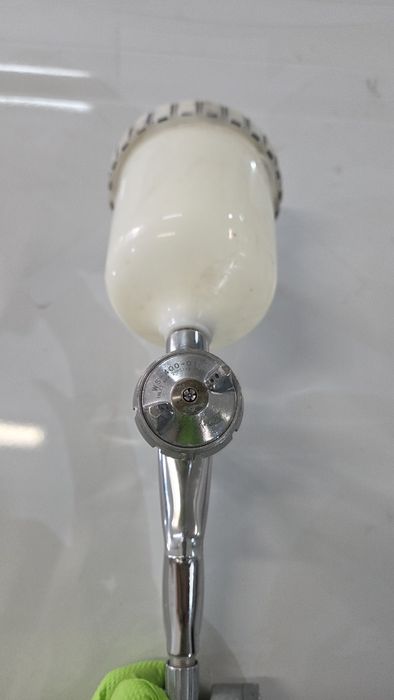 Pistol Iwata pininfarina
