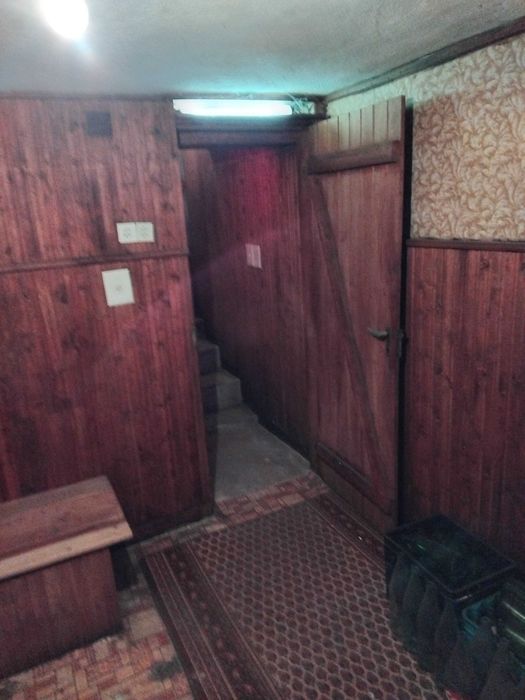 Продавам етаж плюс партер заедно АКТ 16 в супер центъра на Карнобат