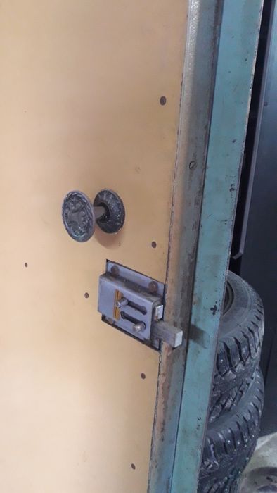 Входная металлическая дверь