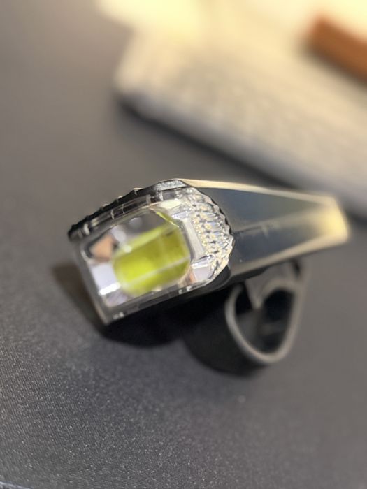 Far bicicleta cu acumulator