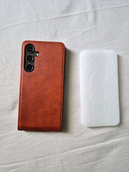 Чехол для Samsung S24 FE новый.