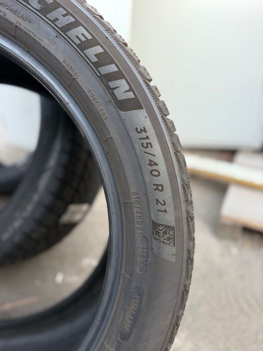 285/45/R21+315/40/R21 Michelin Pilot Alpin 5 SUV