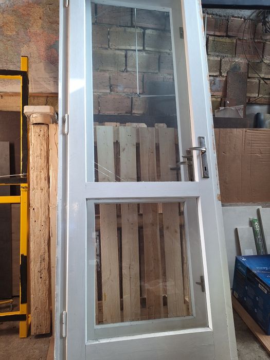 Качествена дървена дограма