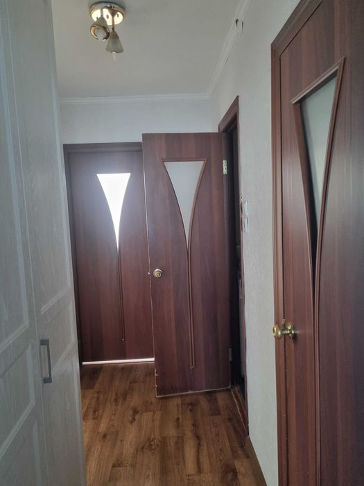 Двери межкомнатные б/у