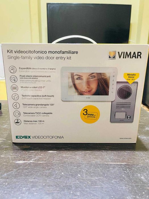 Kit interfon video Vimar K40910 camera gri și monitor alb