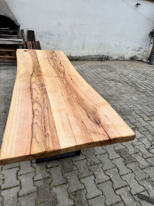 Masă robustă din lemn de frasin