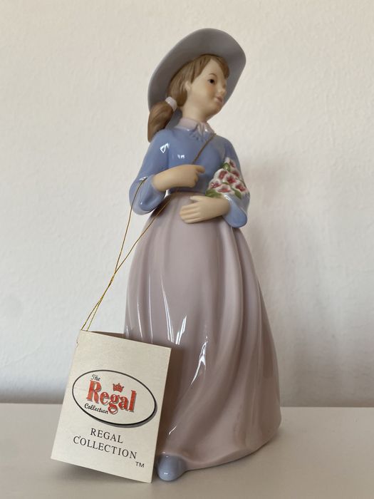 The regal collection - Summertime Suzi 90247 Порцеланова фигурка