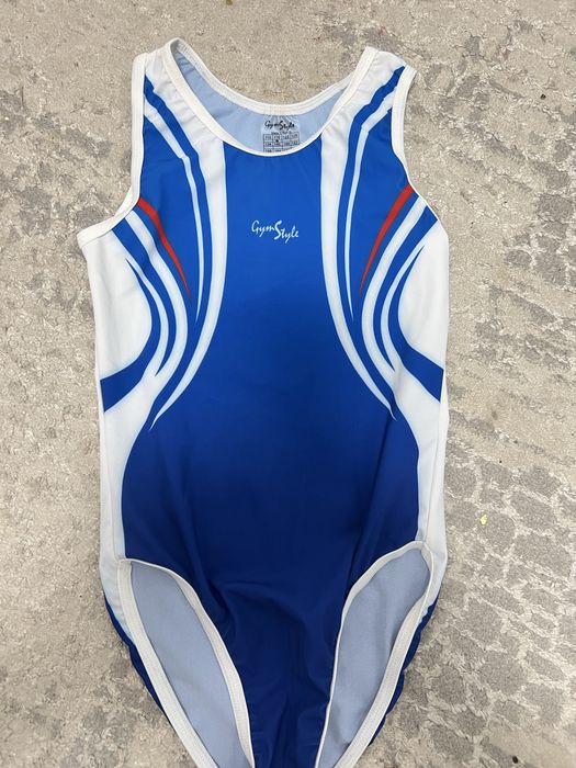 Гимнастический купальник с шортами