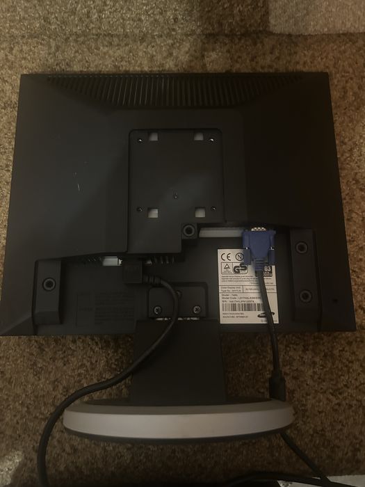 Монитор Samsung SyncMaster 140N